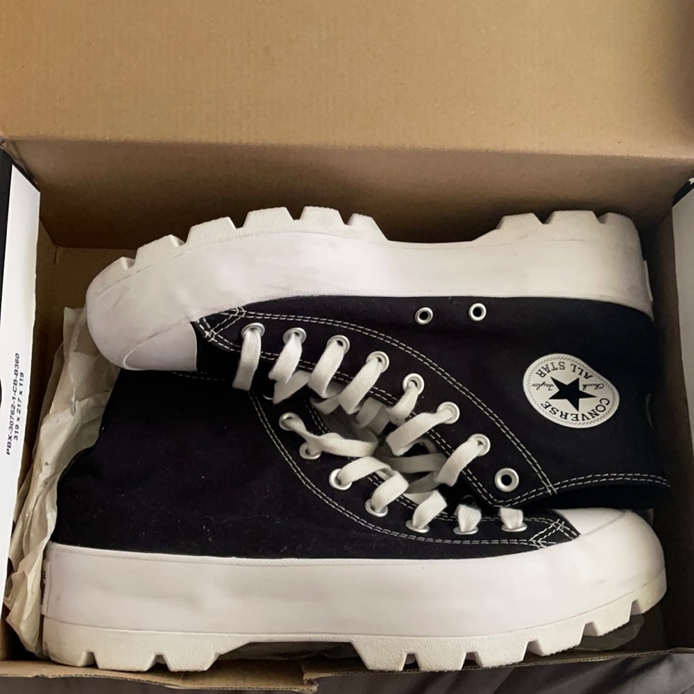 Super cute popular shoes